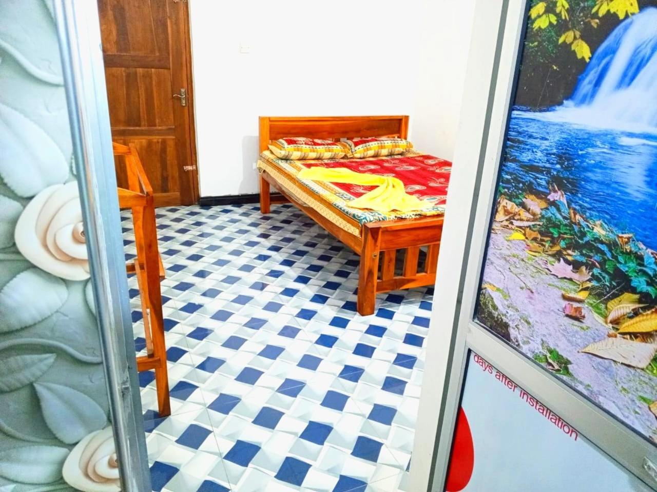 Deer Garden Guest Hotel โปลอนนารูวา ภายนอก รูปภาพ